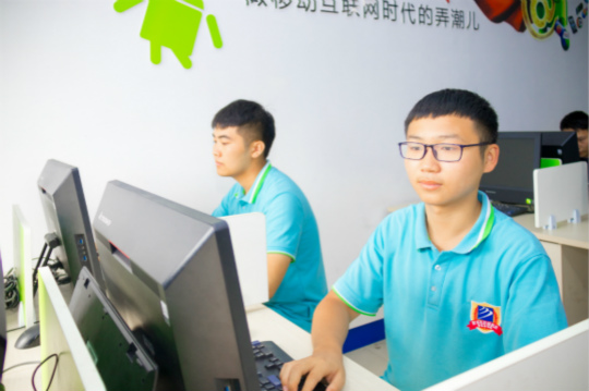 【新生故事】人生只有兩季：奮斗是旺季，懈怠是淡季