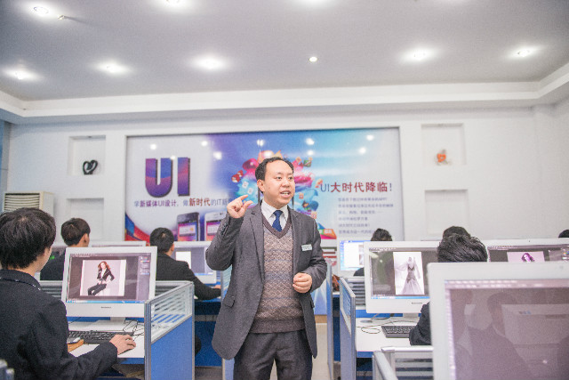 教師張興強：不忘初心，帶生愛生