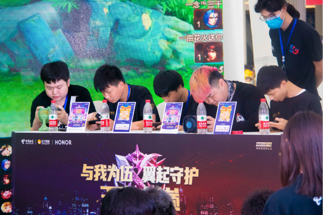 電競(jìng)少年又雙叒叕奪得冠軍，新華行走中的冠軍！
