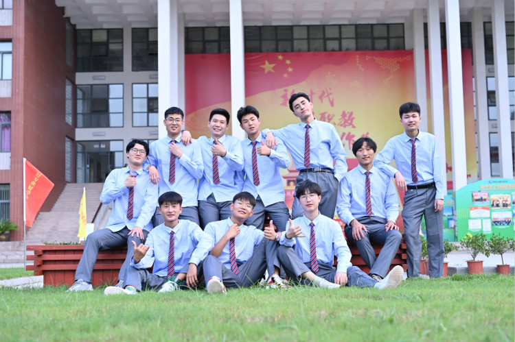 新職業(yè)風(fēng)口已至！職業(yè)教育在風(fēng)云變幻中乘風(fēng)破浪！
