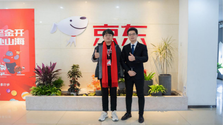 為什么來新華電腦學(xué)校學(xué)習(xí)名企定制班？