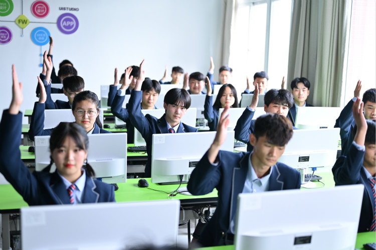 新華互聯(lián)網(wǎng)科技打造產(chǎn)教融合實(shí)訓(xùn)前沿基地