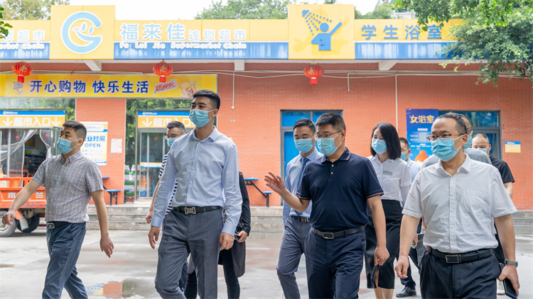 【中秋節(jié)的慰問(wèn)】熱烈歡迎雙流區(qū)政府領(lǐng)導(dǎo)蒞臨成都新華！