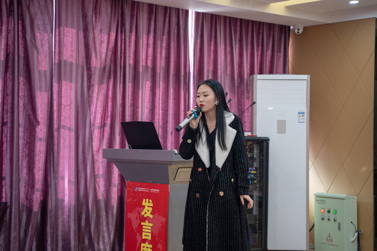 千企萬(wàn)崗進(jìn)校園，名企大咖新華行火熱進(jìn)行中……