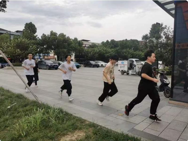 新華互聯(lián)網(wǎng)科技2022電競青訓(xùn)營正式開營！