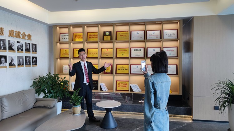 校企共建暖人心，多舉并行見真情