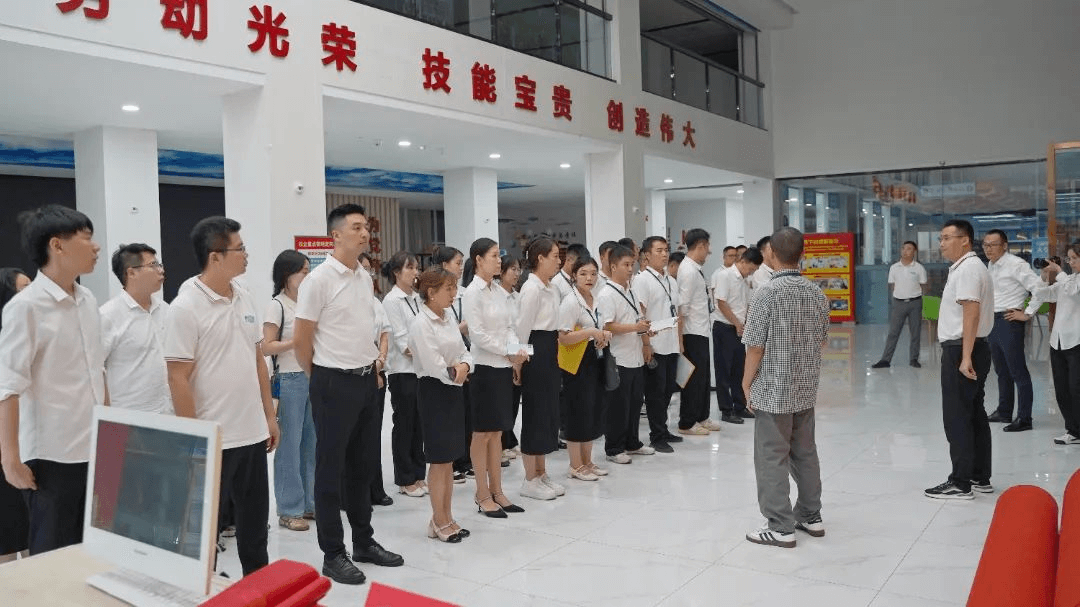 開學(xué)一個月，新華學(xué)子的校園生活是什么樣的呢
